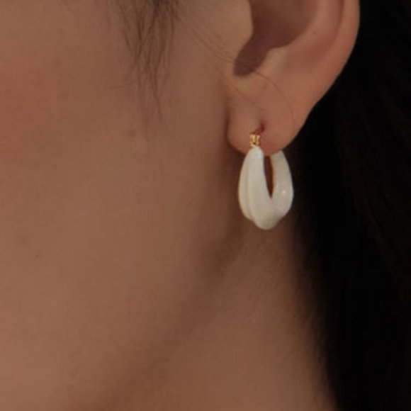 White retro enamel earrings with irregular circle - Picture 5 of 5